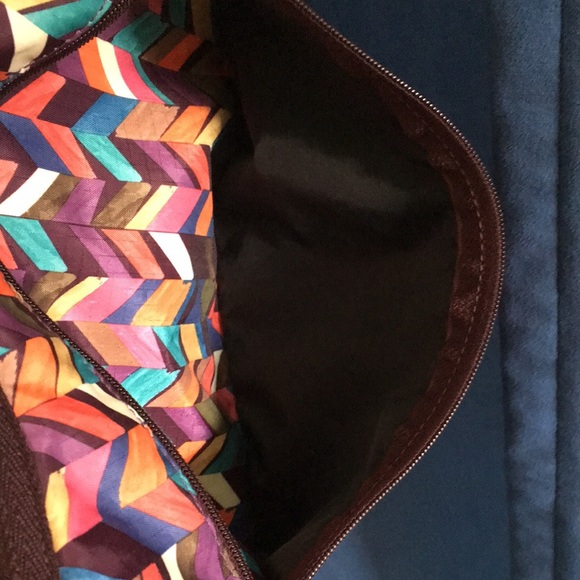 Lesportsac | Chevron Active Crossbody - Picture 10 of 11